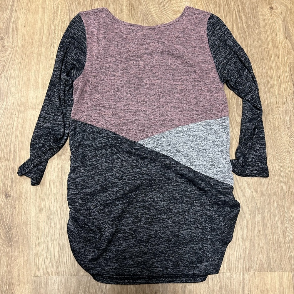 Colorblock Long Sleeve Maternity Top - Picture 3 of 4